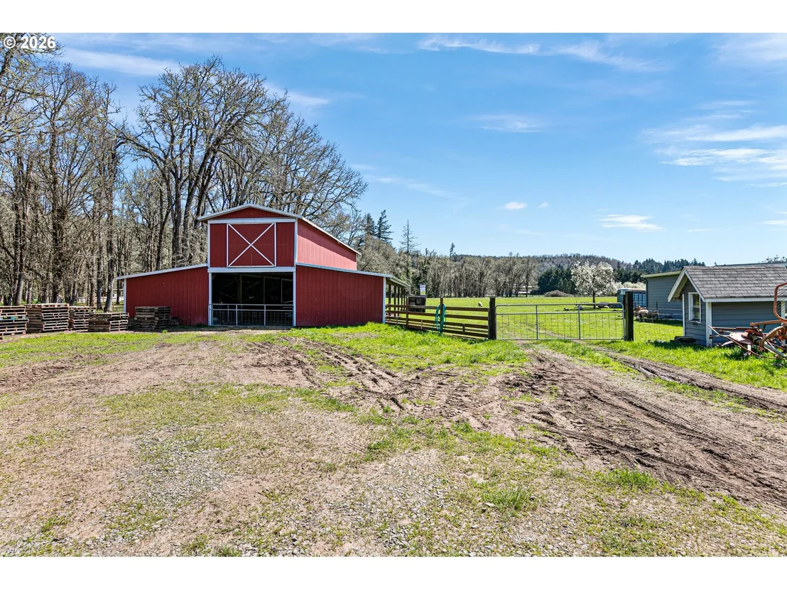 Photo of 78659 SEARS RD