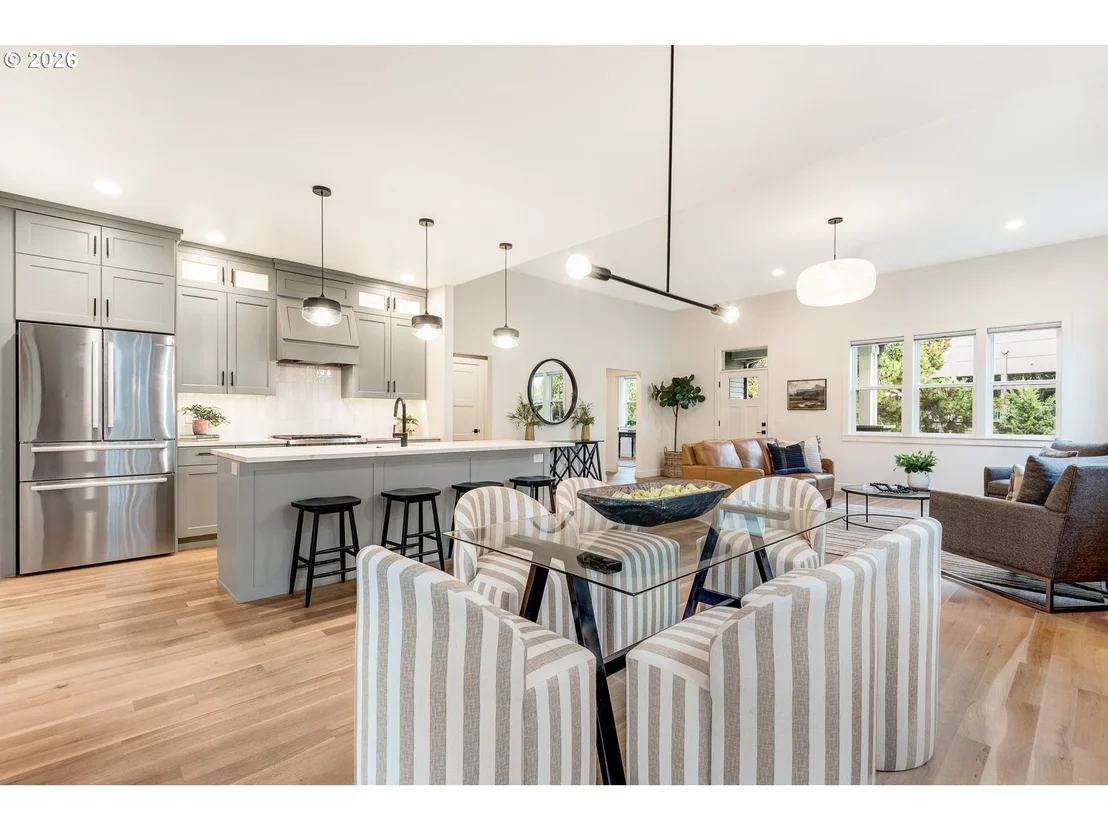 Photo of 2424 NW CROSSING DR