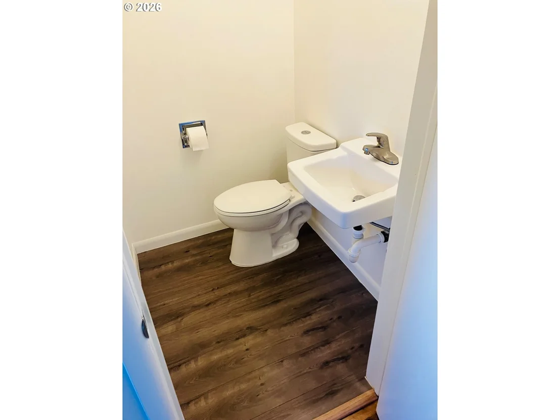 Photo of 152 W C ST