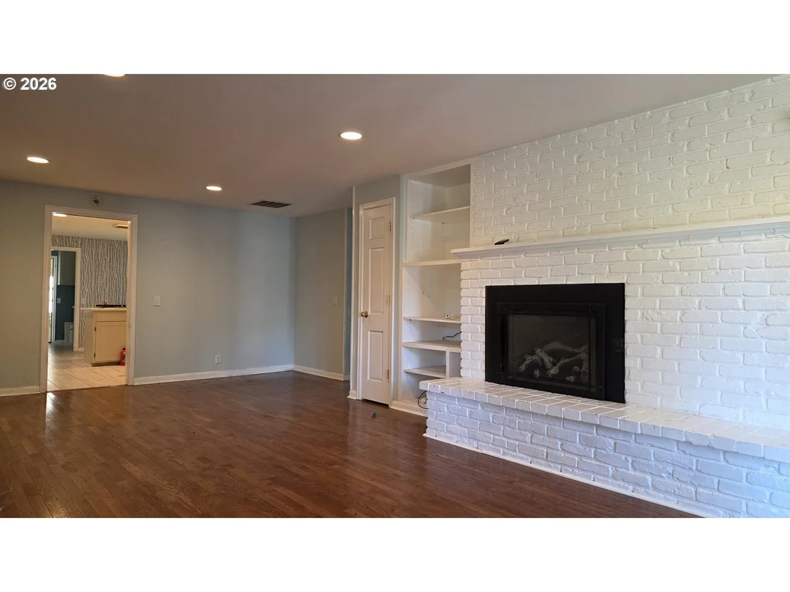 Photo of 551 SHIRE CT
