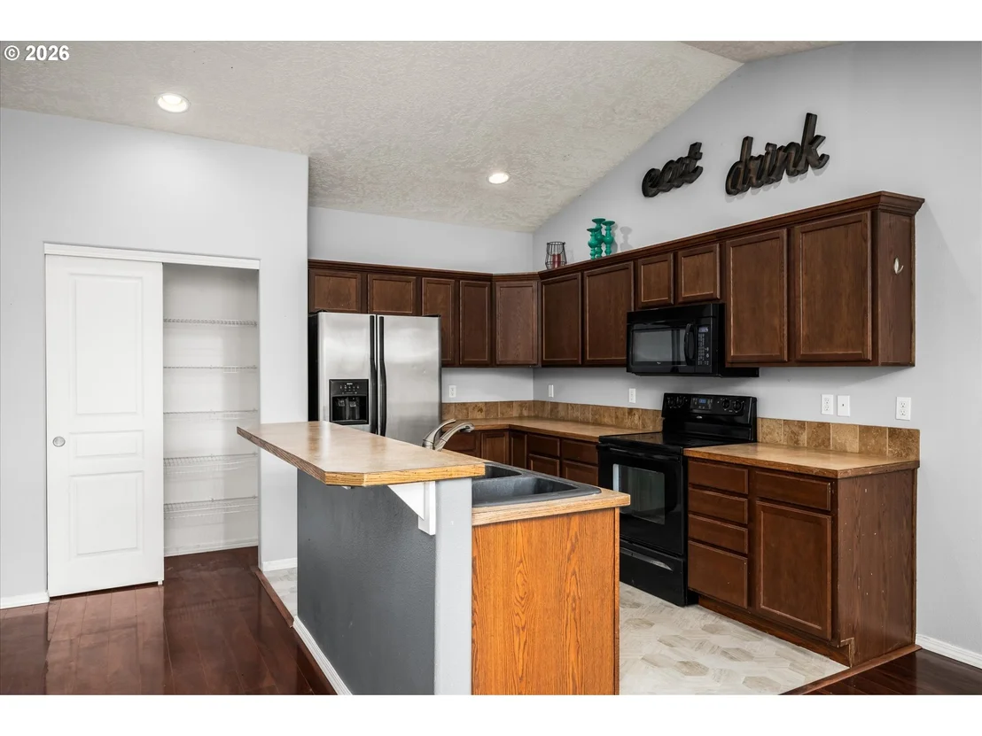 Photo of 553 S 48TH PL