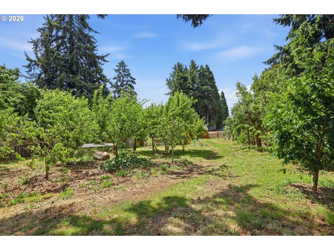 Photo of 605 KOURT DR