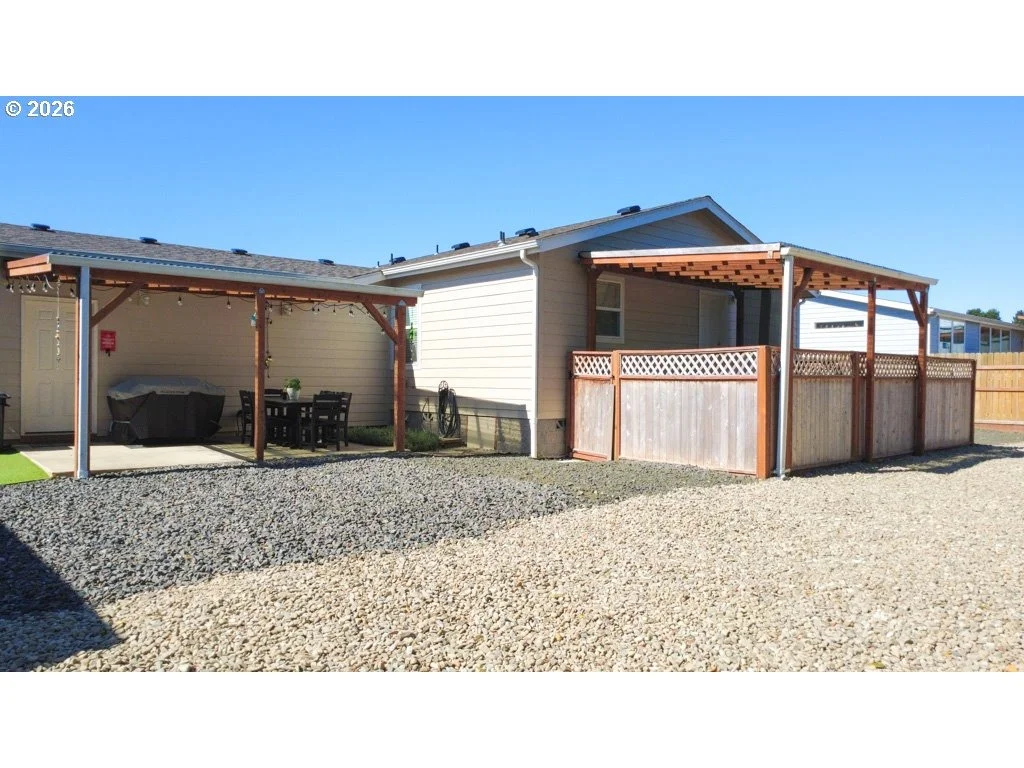 Photo of 1060 CEDAR LOOP