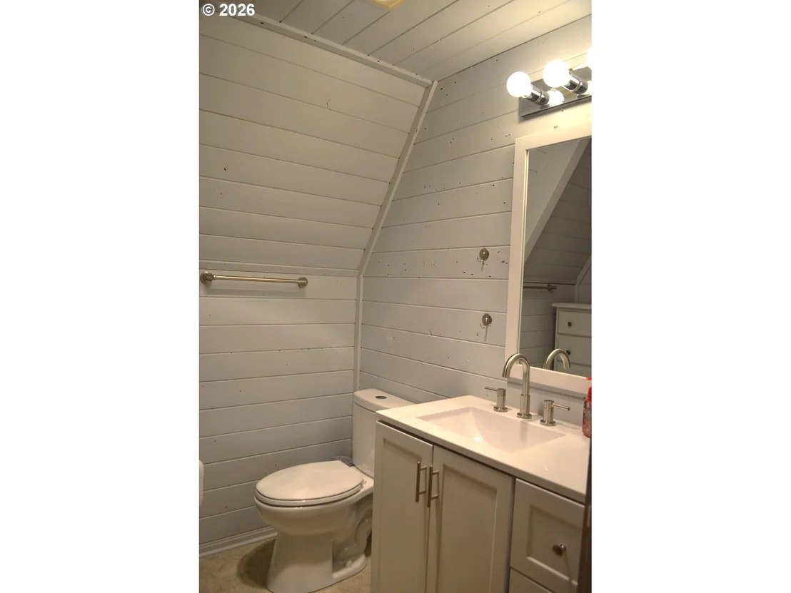 Photo of 132 OZMAR LN