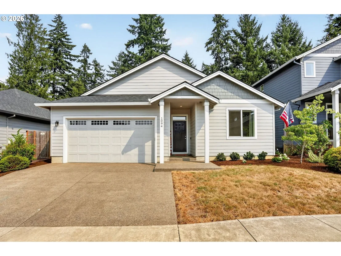 Photo of 1094 NE REGAN HILL LOOP