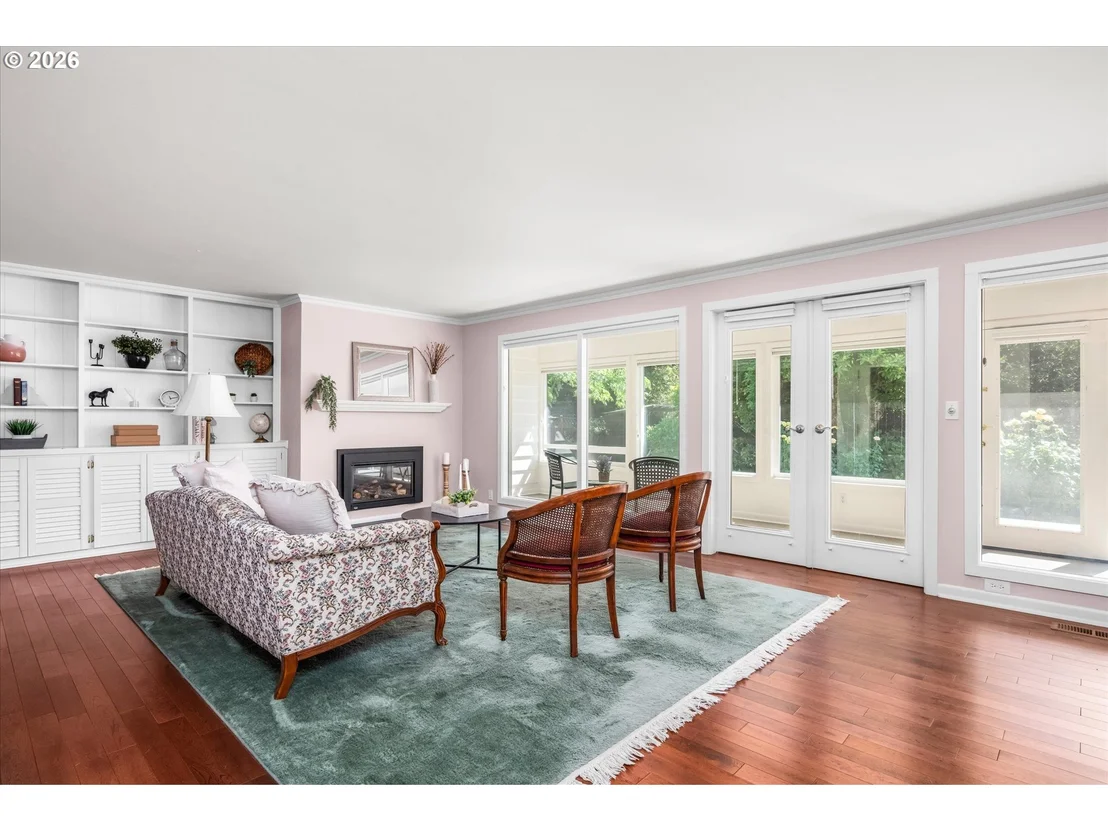 Photo of 243 DARTMOOR DR