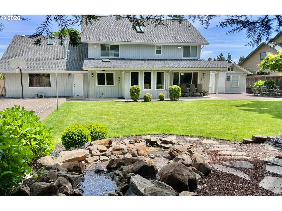 Photo of 1364 VICTORIAN WAY
