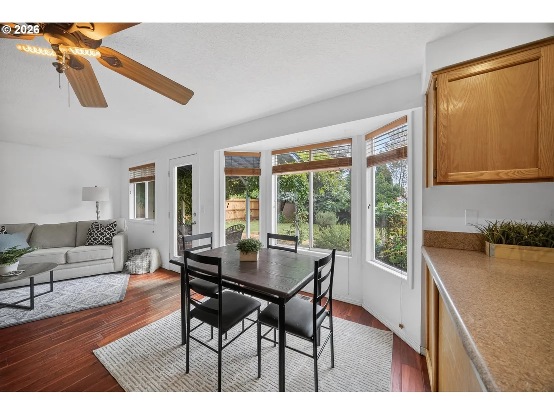 Photo of 212 SUNSET DR