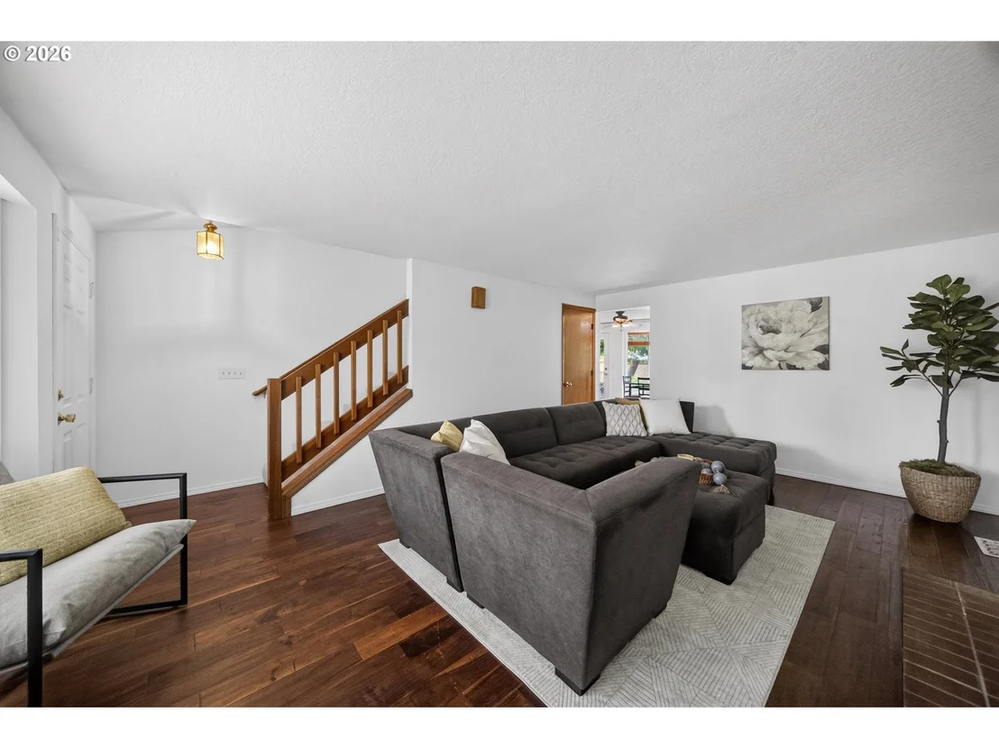 Photo of 212 SUNSET DR