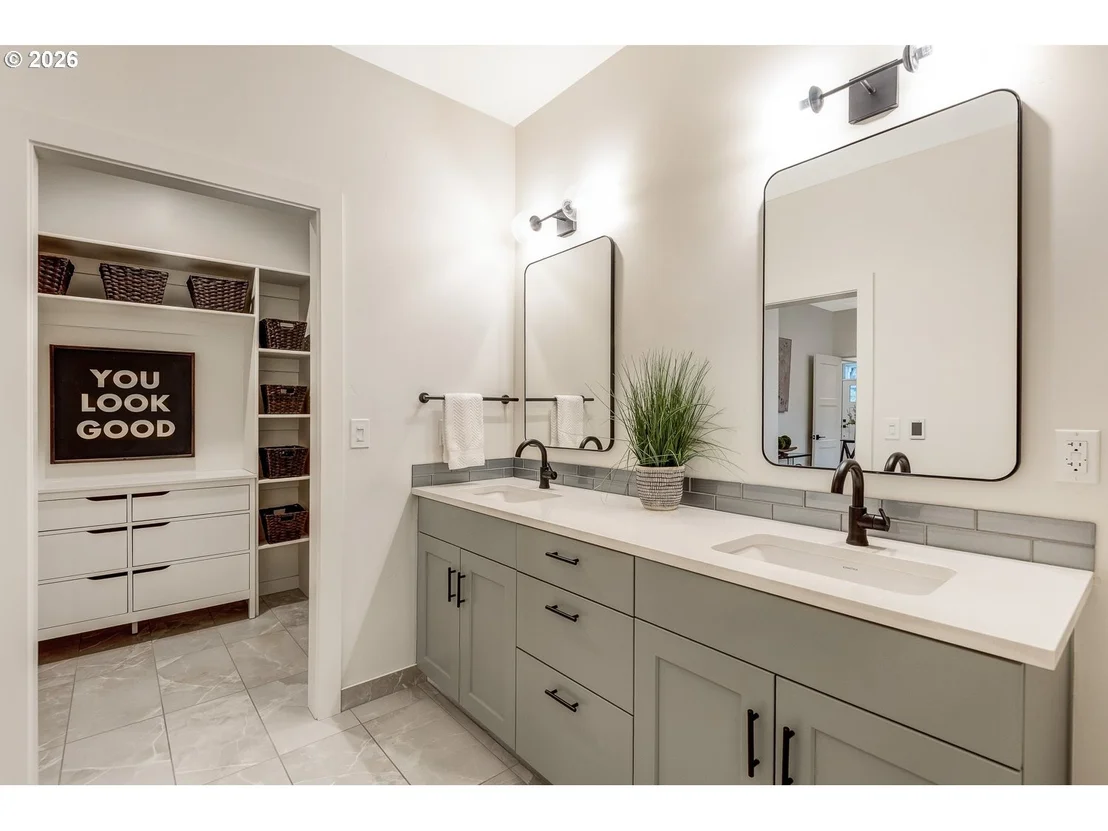 Photo of 2424 NW CROSSING DR
