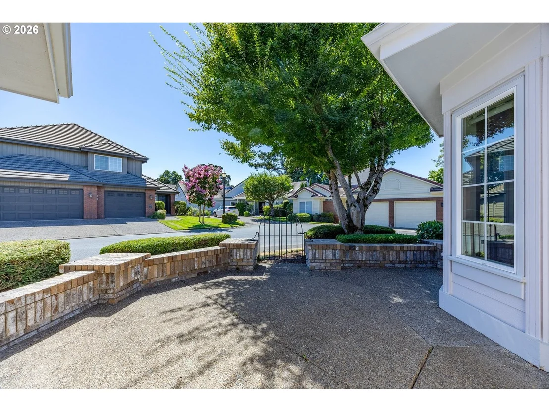 Photo of 3279 Lakemont DR
