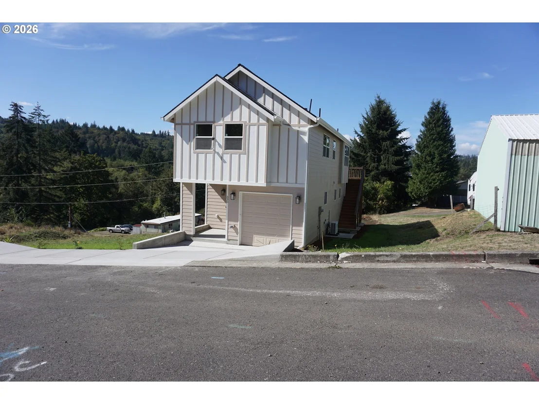 Photo of 330 Richards DR
