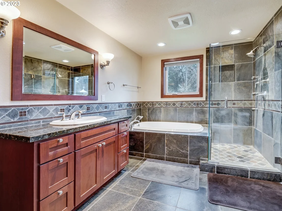 Photo of 51 SILVER OAK DR