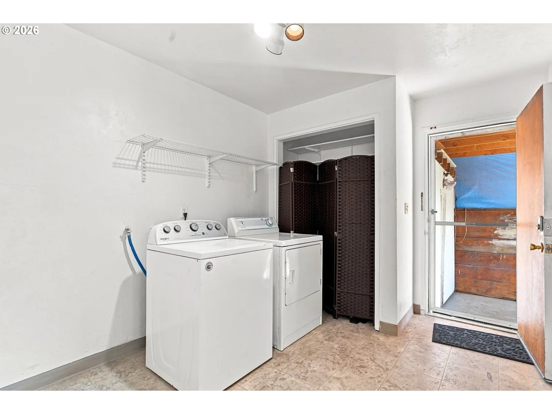 Photo of 1572 W BROADWAY
