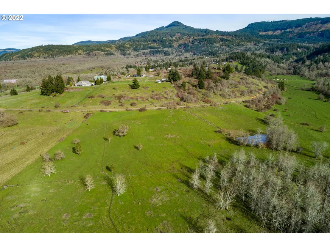 Photo of 33530 MOUNT TOM DR