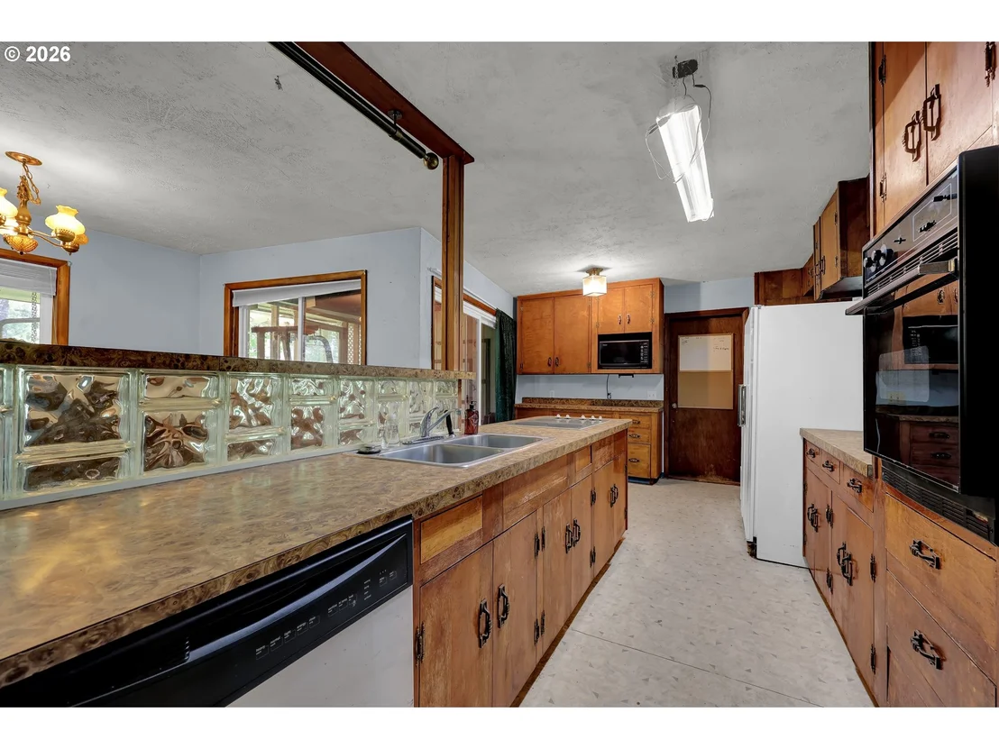 Photo of 34558 ROW RIVER RD