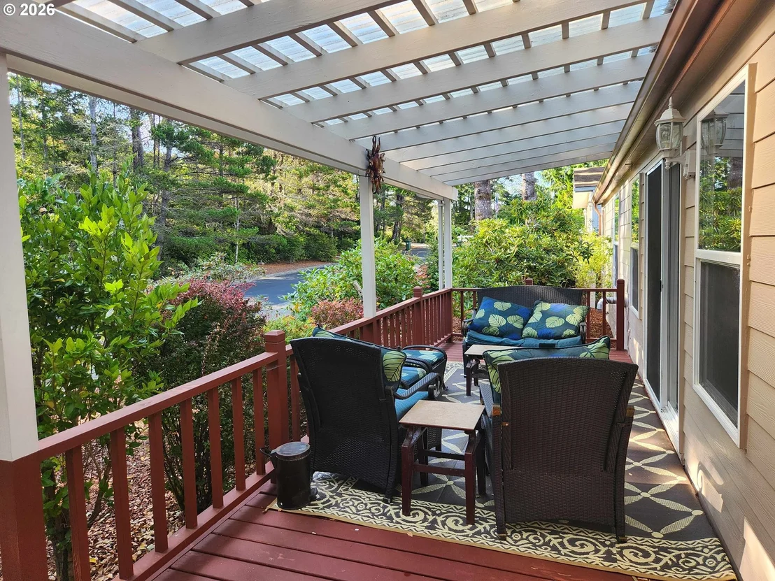 Photo of 327 SOUTHRIDGE DR