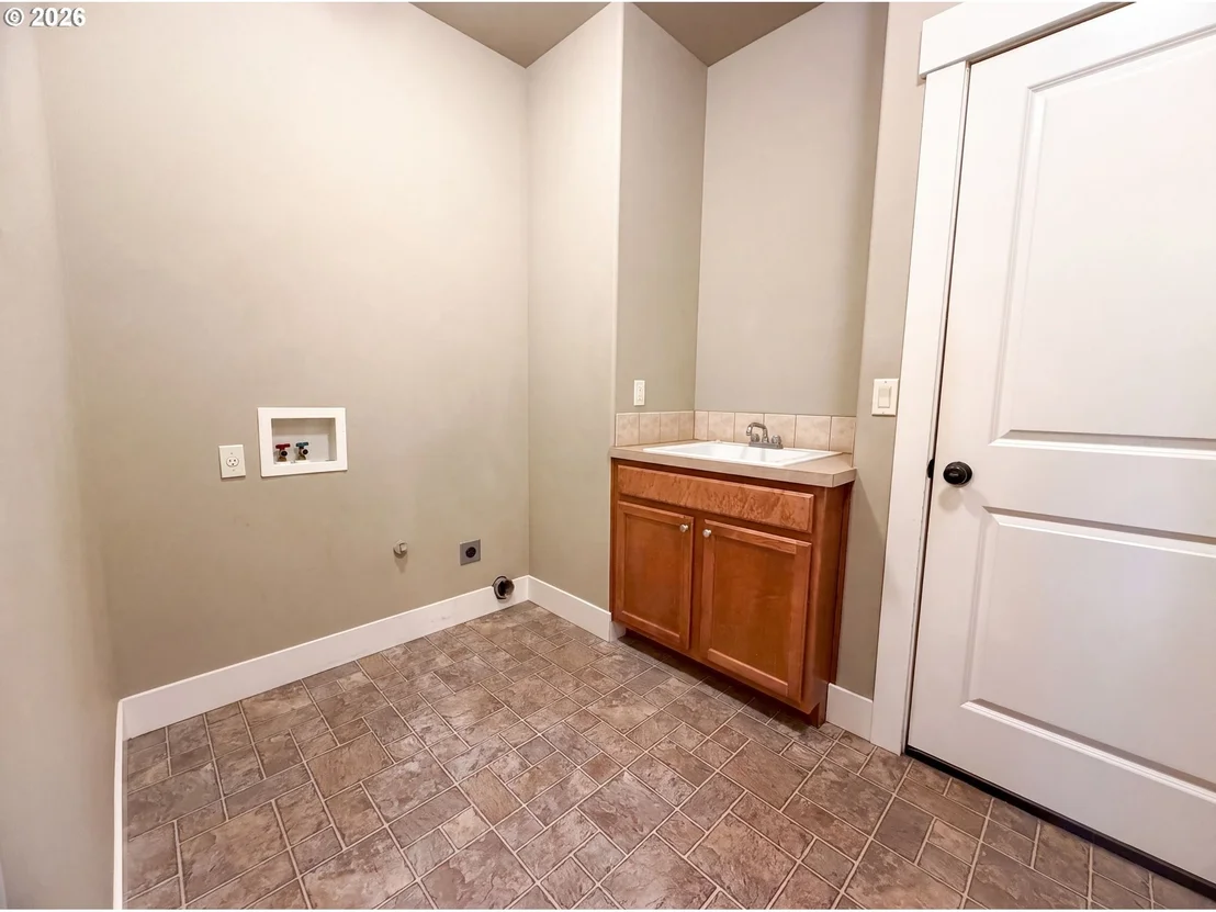 Photo of 39570 WALL ST