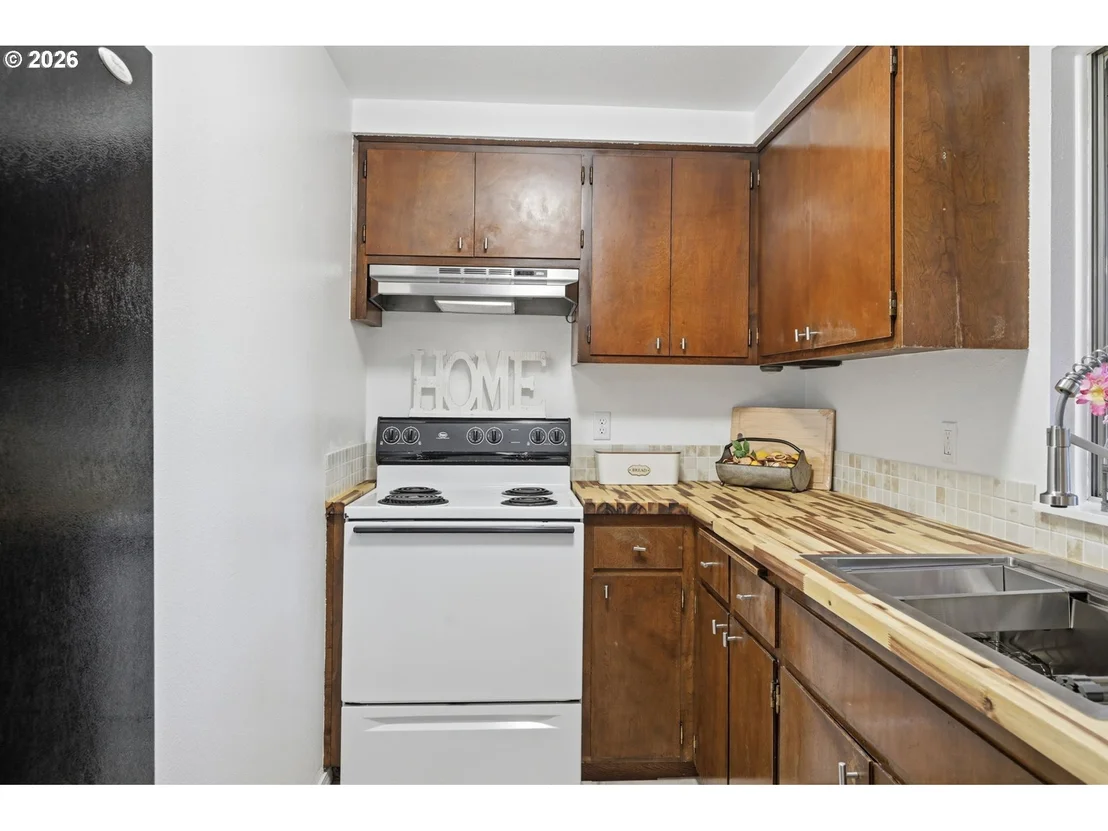 Photo of 2250 W IRWIN WAY