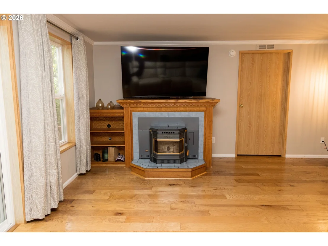 Photo of 327 SOUTHRIDGE DR