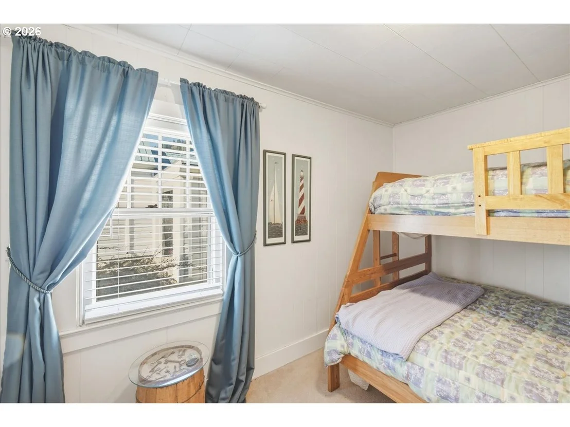 Photo of 210 CYPRESS AVE