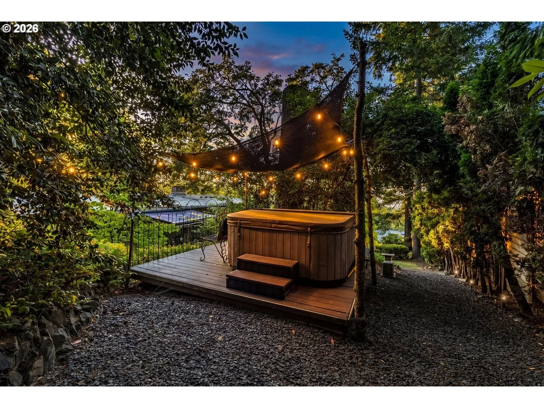 Photo of 2610 HIGHLAND OAKS DR