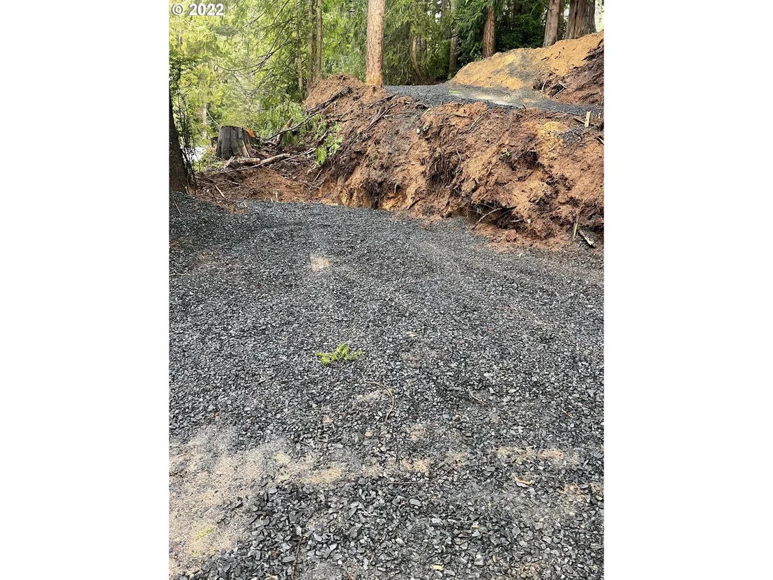 Photo of Unit 05600 at LEVAGE DR