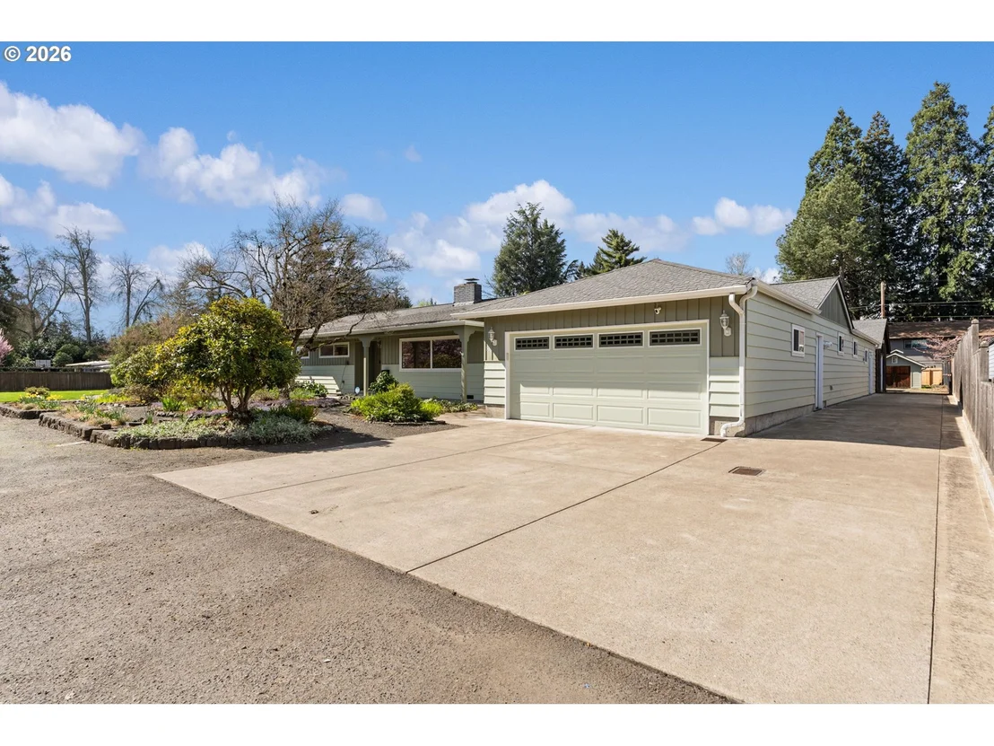 Photo of 394 CHERRY DR
