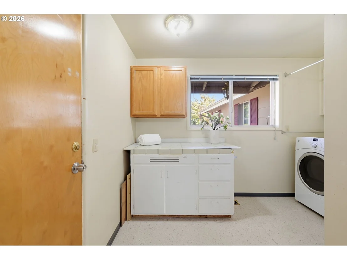 Photo of 4700 THUNDERBIRD ST