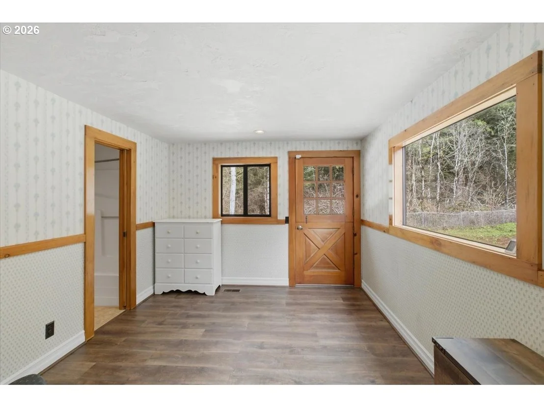 Photo of 40875 PEOPLES DR