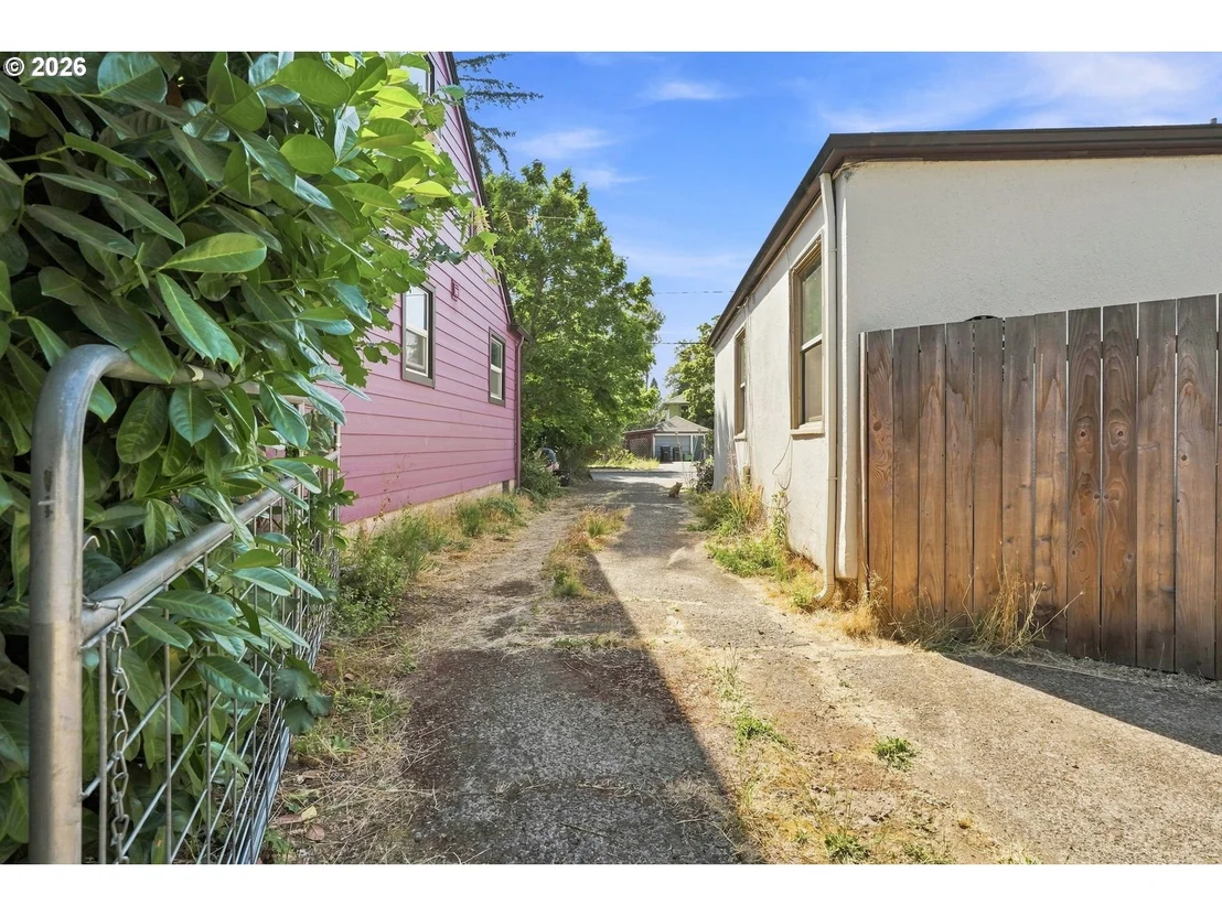 Photo of 1572 W BROADWAY