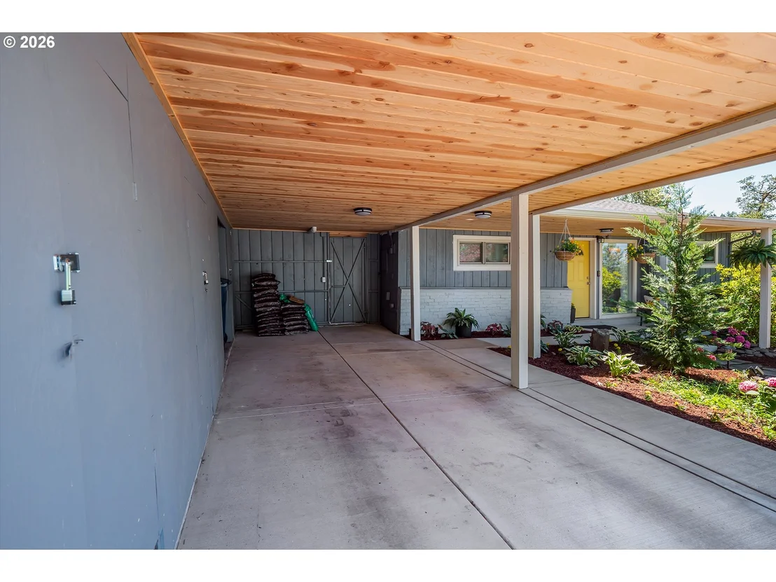 Photo of 1400 W 40TH AVE