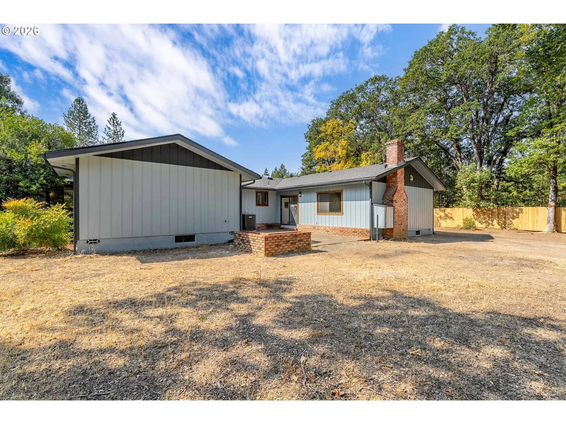 Photo of 222 SHADYWOOD DR