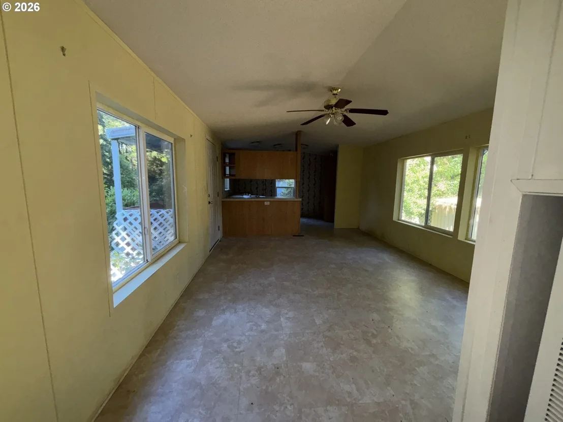 Photo of 64 OUTER DR