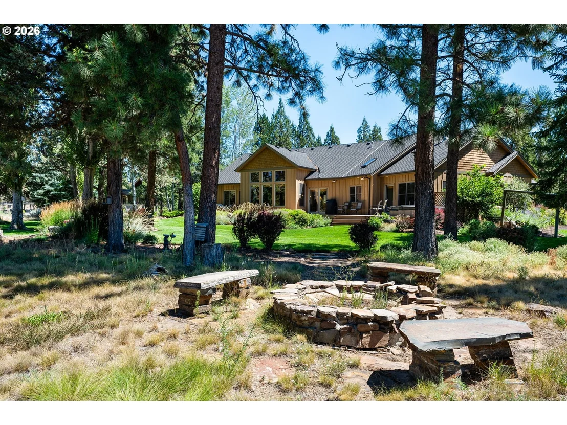 Photo of 17690 Mountain View RD SW