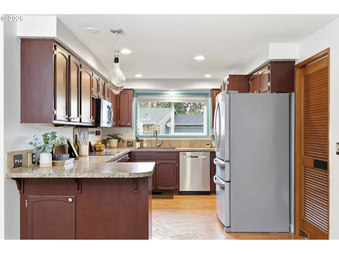 Photo of 460 TIMOTHY ST