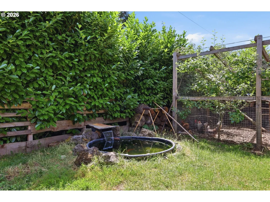 Photo of 605 KOURT DR