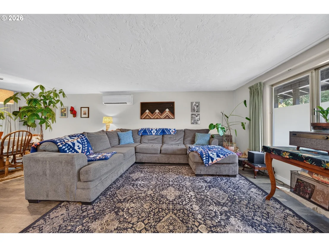 Photo of 390 HUNINGTON AVE