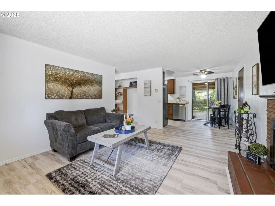 Photo of 2250 W IRWIN WAY