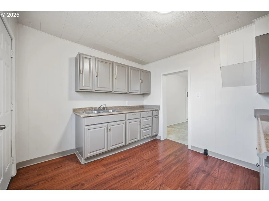 Photo of 606 SW 2ND ST
