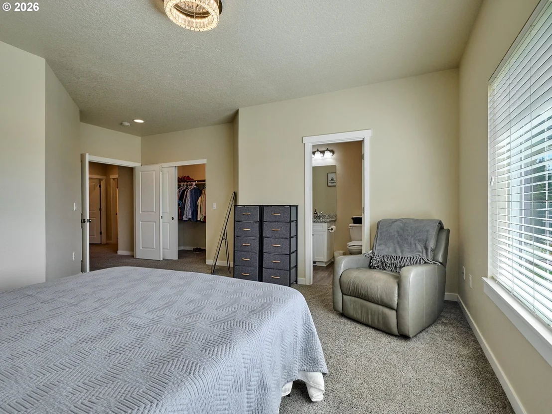 Photo of 542 E ELM LOOP