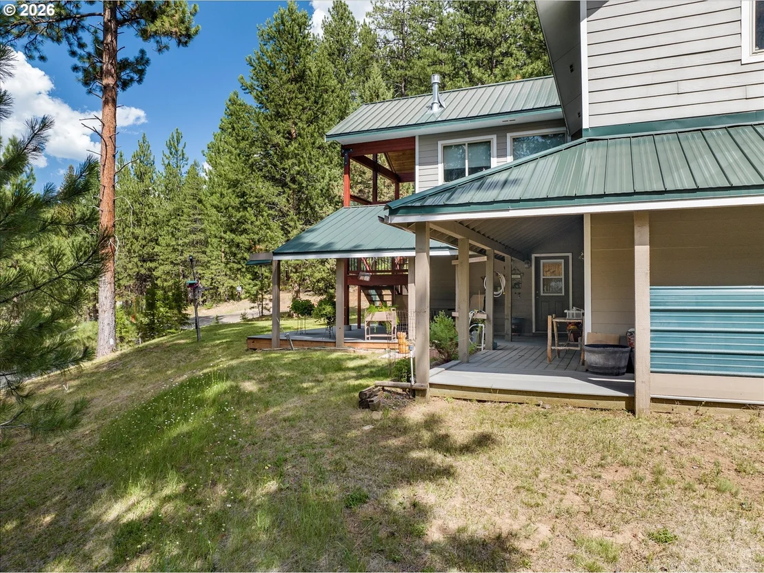 Photo of 395 BONANZA ST