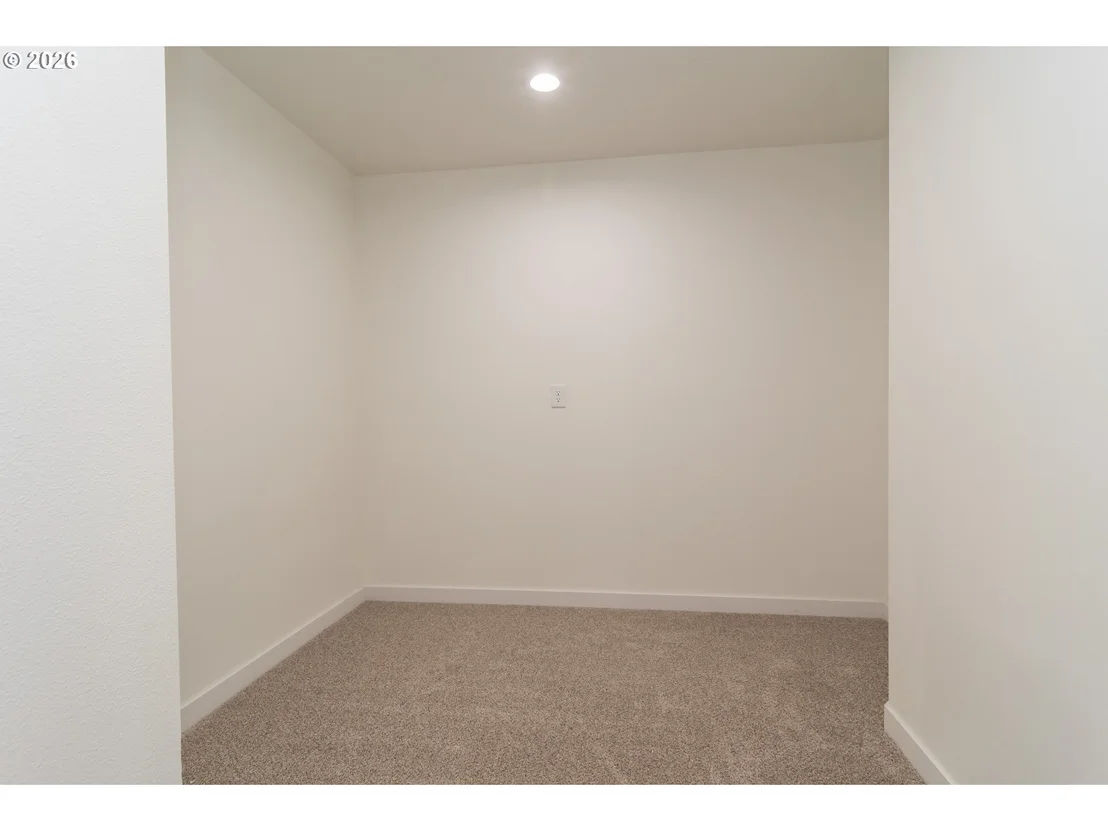 Photo of 492 TERRACE DR