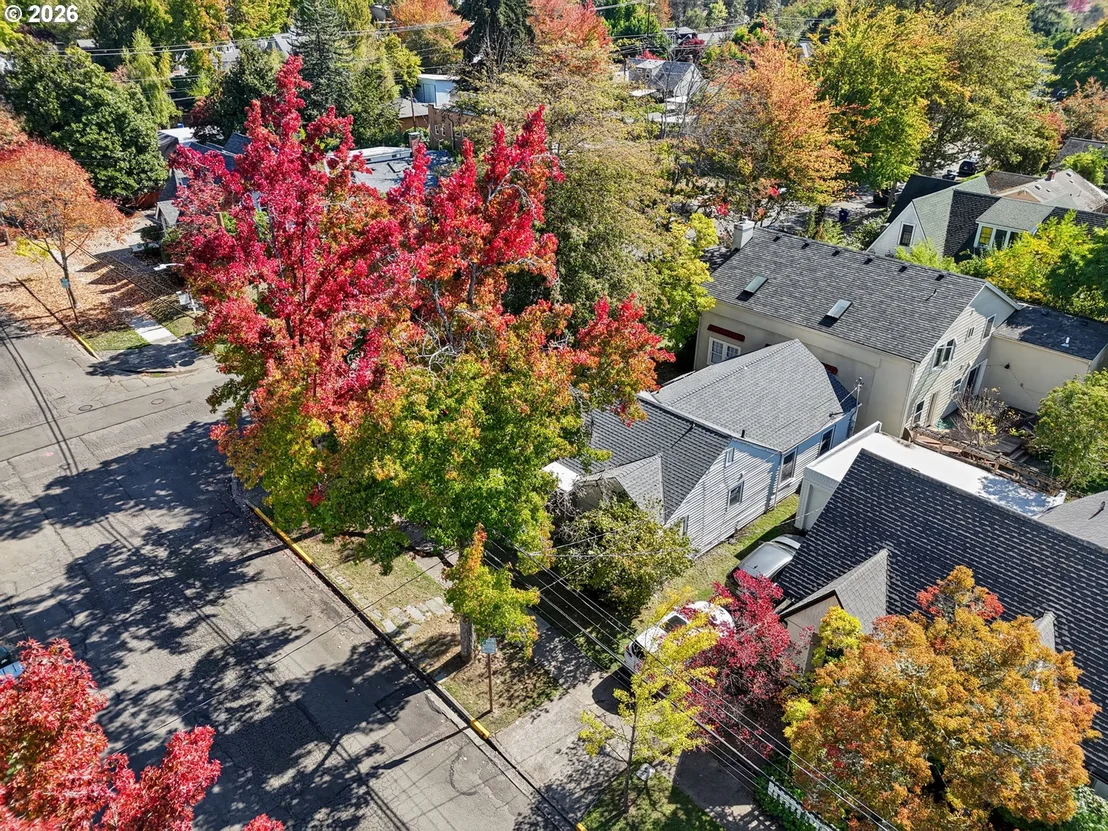 Photo of 890 E 22ND AVE