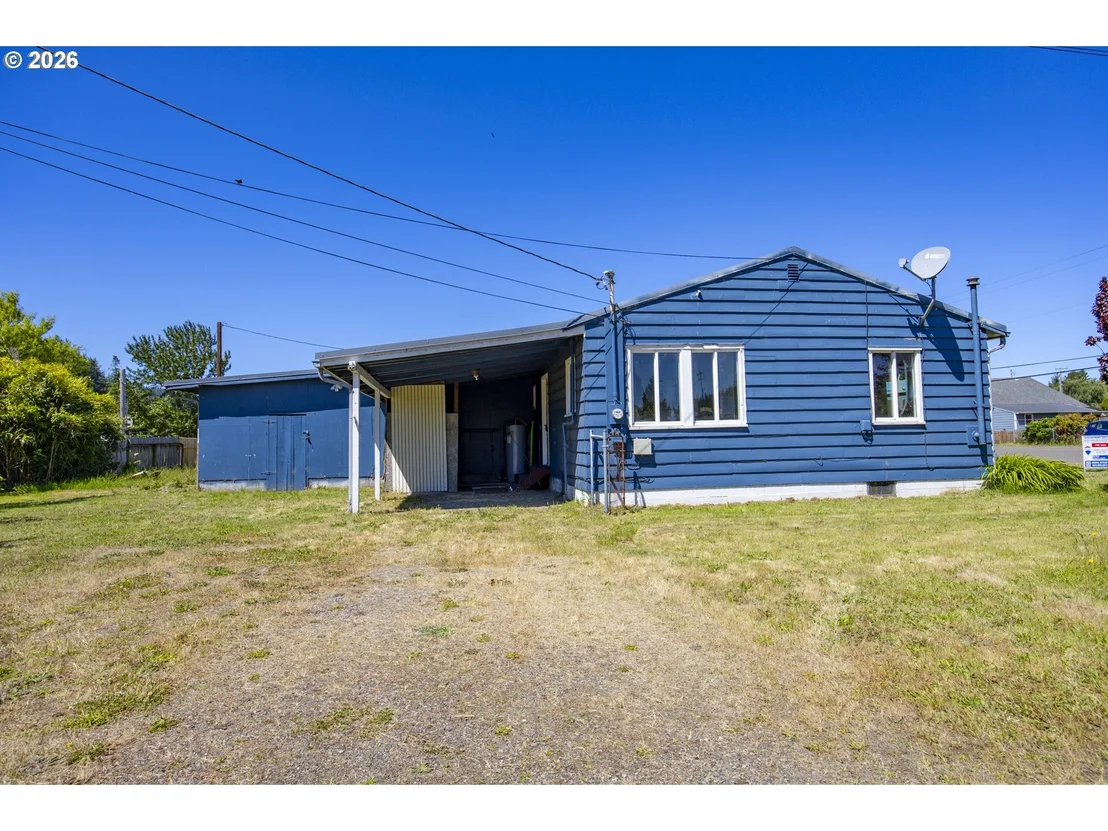Photo of 1025 N LAKE RD