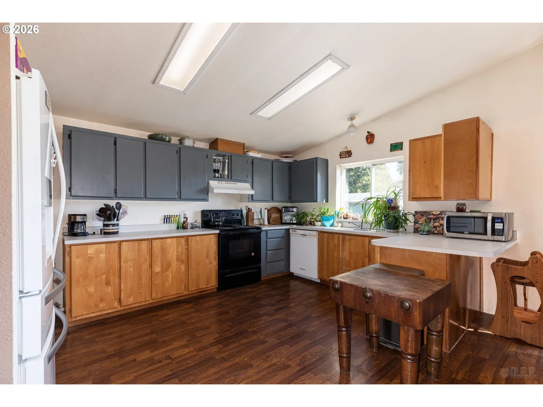 Photo of 76654 HEATH RD