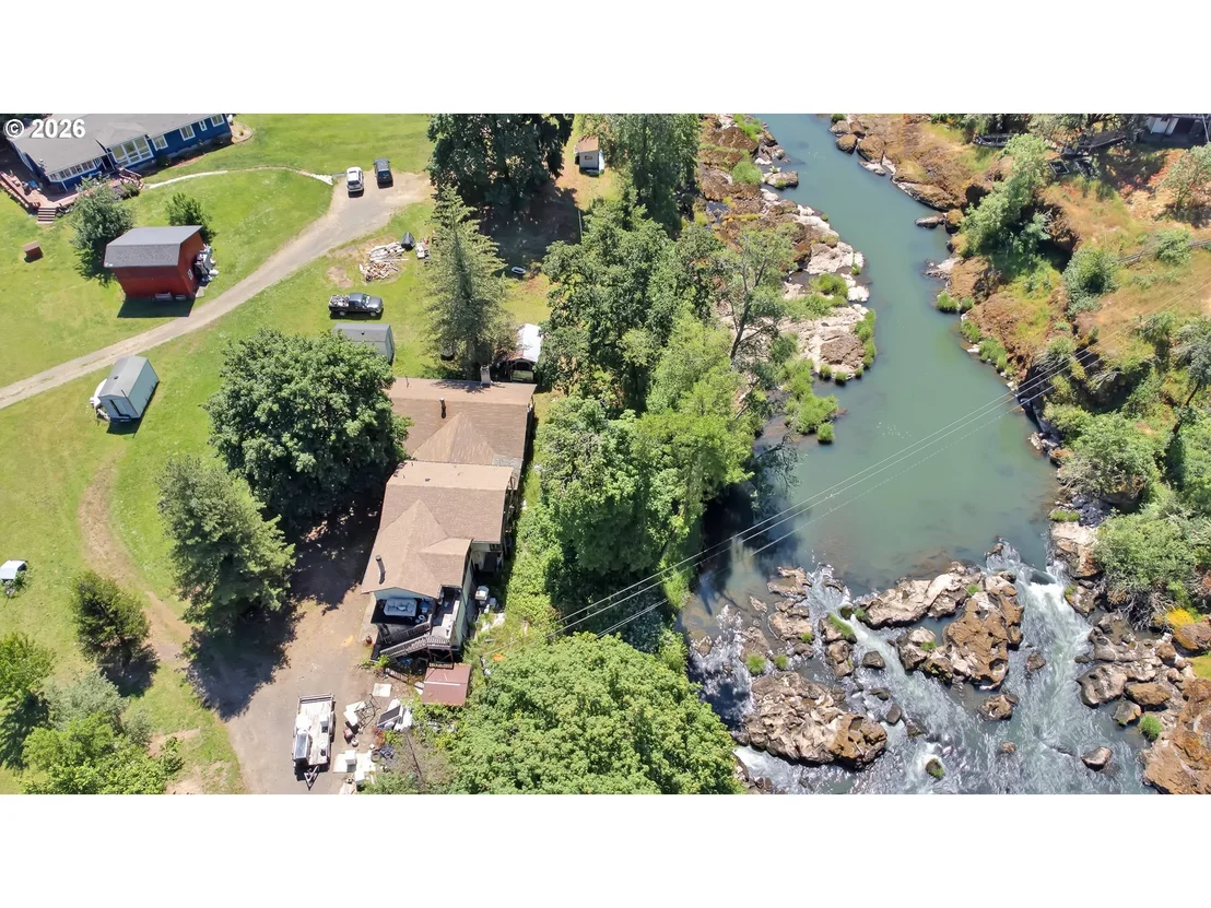 Photo of 34558 ROW RIVER RD