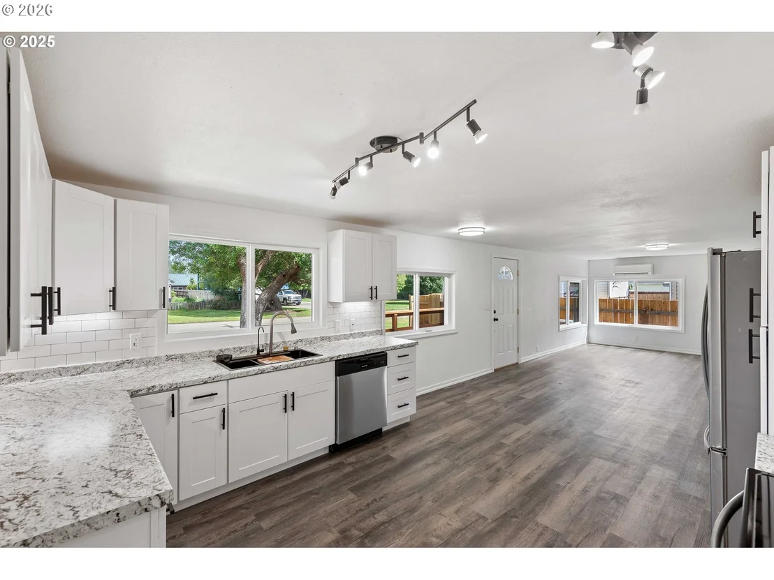 Photo of 165 N 15TH ST