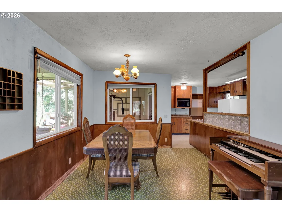 Photo of 34558 ROW RIVER RD