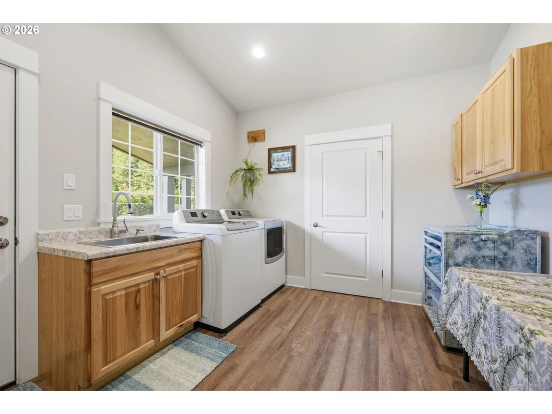 Photo of 93684 MARCOLA RD
